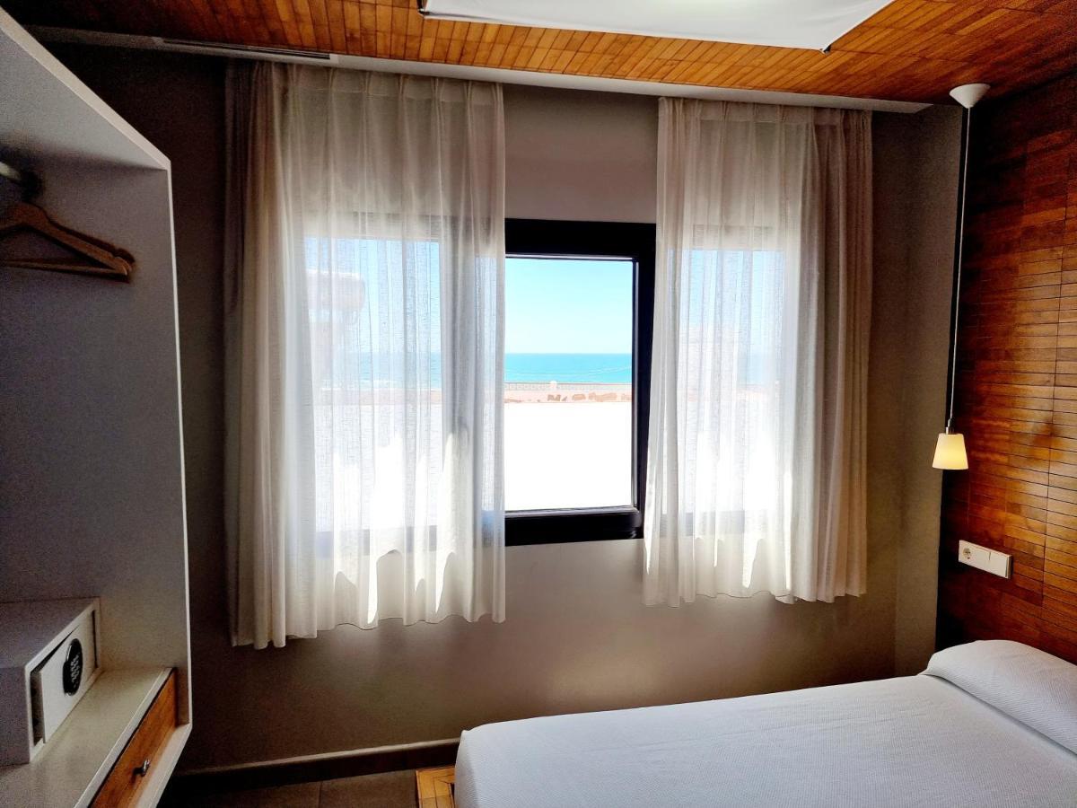 Apartamentos El Arrecife コニル・デ・ラ・フロンテラ エクステリア 写真