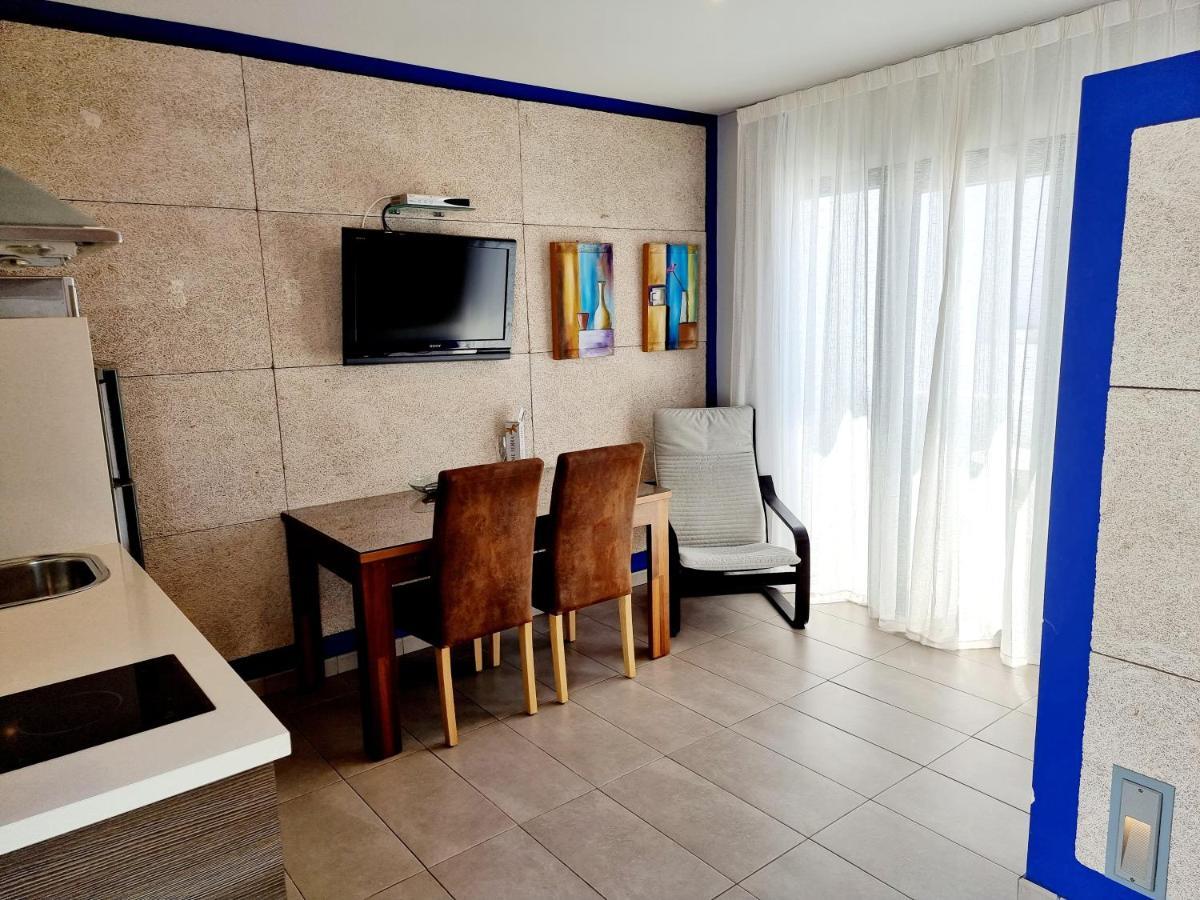 Apartamentos El Arrecife コニル・デ・ラ・フロンテラ エクステリア 写真