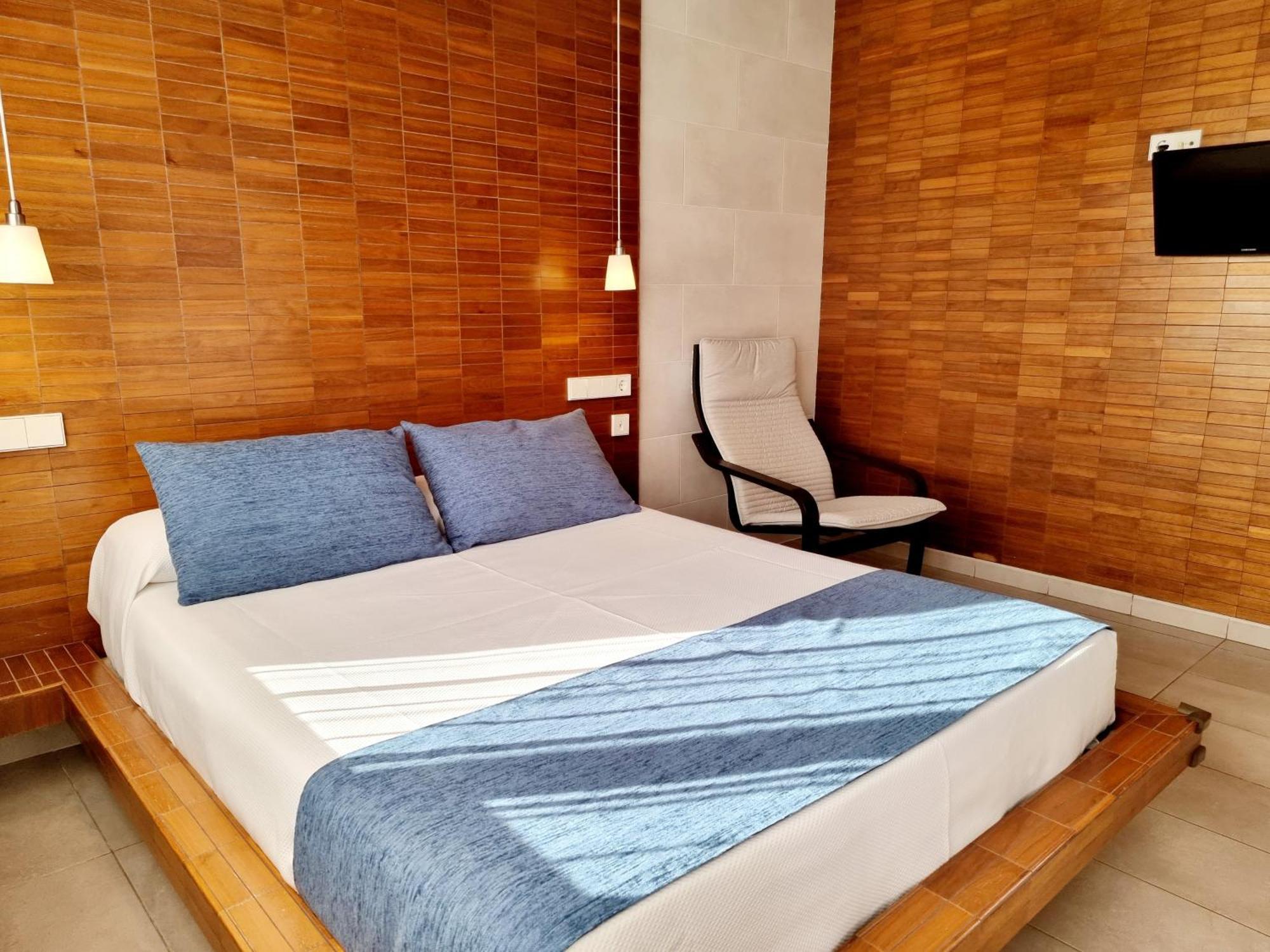 Apartamentos El Arrecife コニル・デ・ラ・フロンテラ エクステリア 写真