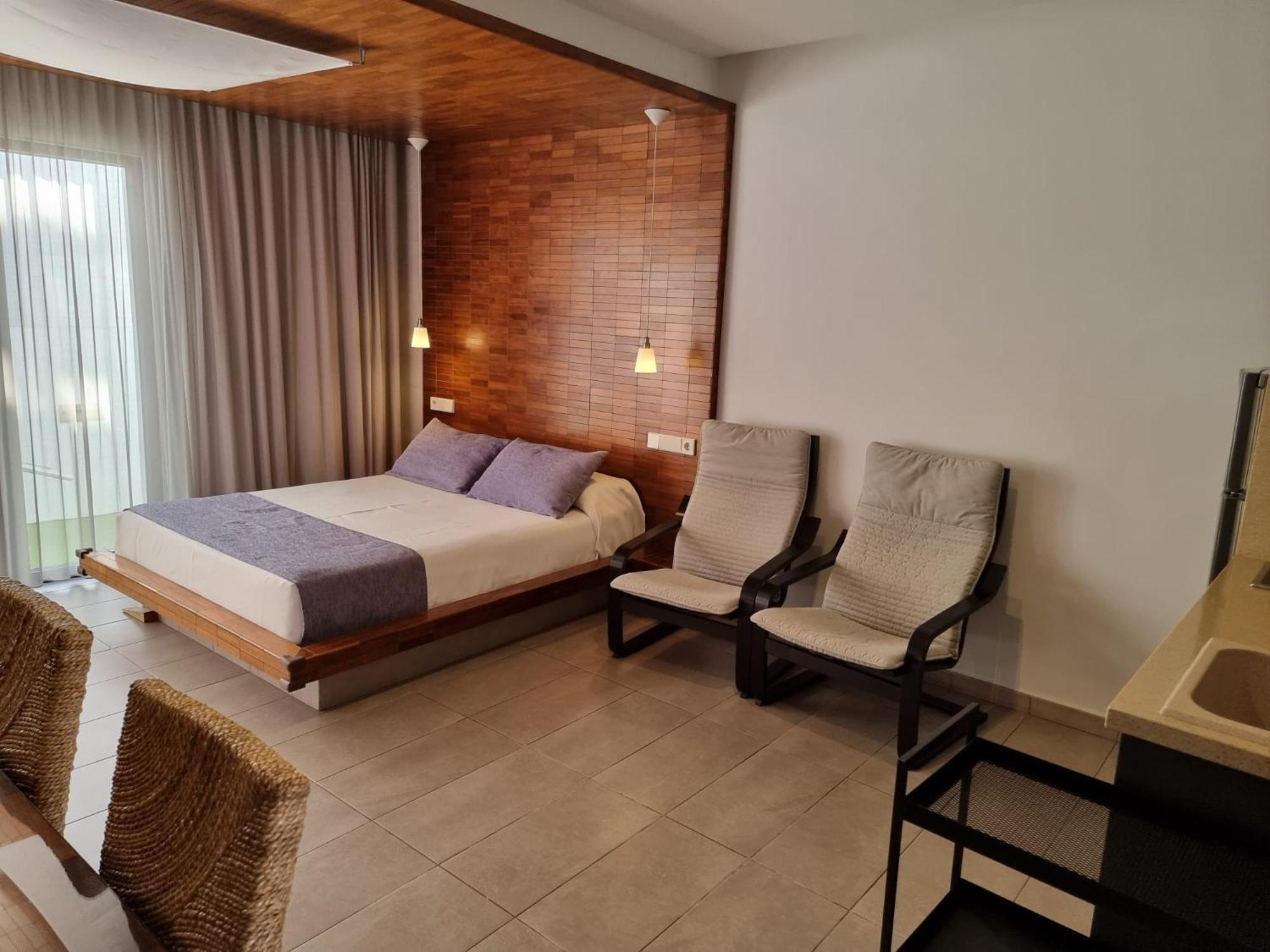 Apartamentos El Arrecife コニル・デ・ラ・フロンテラ エクステリア 写真