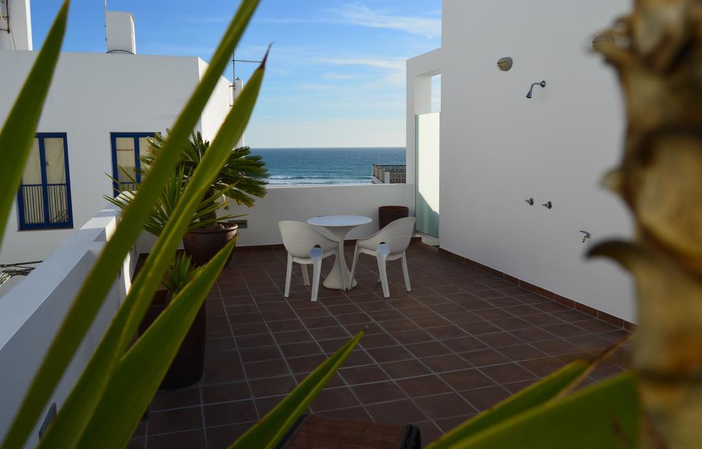 Apartamentos El Arrecife コニル・デ・ラ・フロンテラ エクステリア 写真